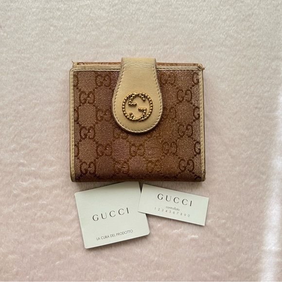 Authentic RARE Gucci Wallet - Picture 1 of 8